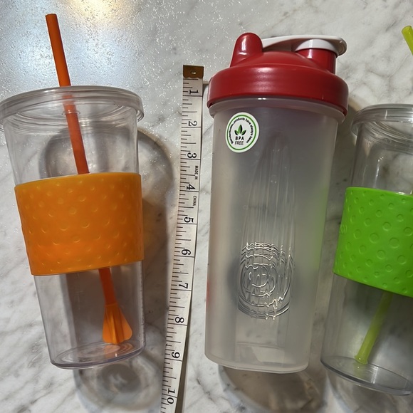 Plastic Cup Bundle - Picture 5 of 6